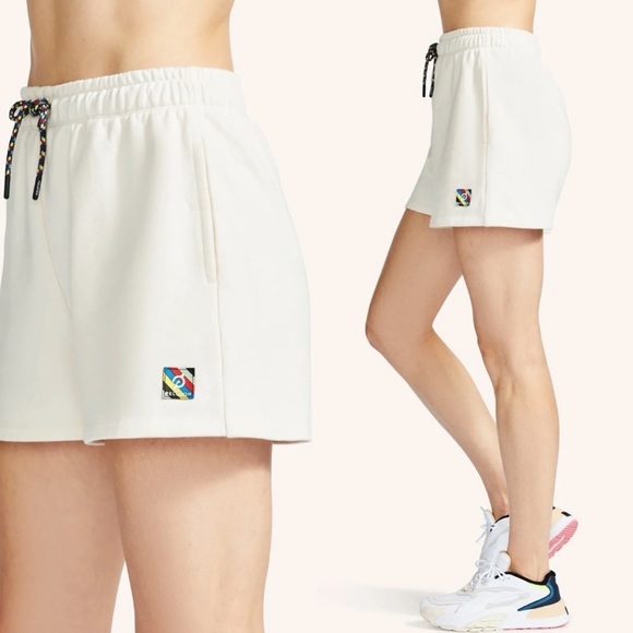 NEW Peloton Beige Sweat Shorts Size Large - Picture 2 of 10